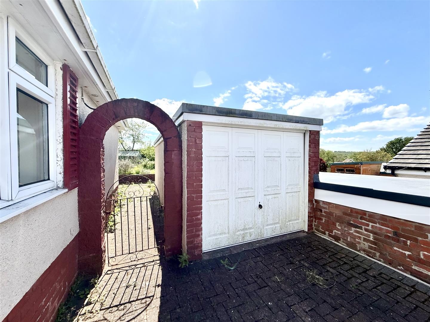 Dulais Grove, Sketty, Swansea, SA2 8BL